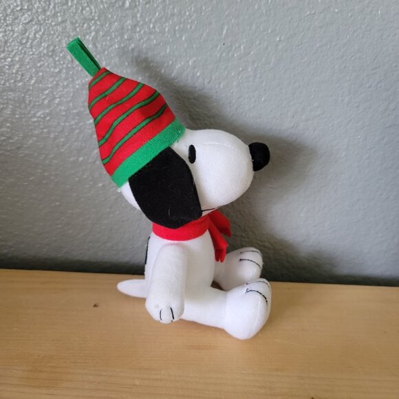 Peanuts Snoopy Plush With Holiday Hat & Scarf Whitmans Candies - Picture 3 of 8